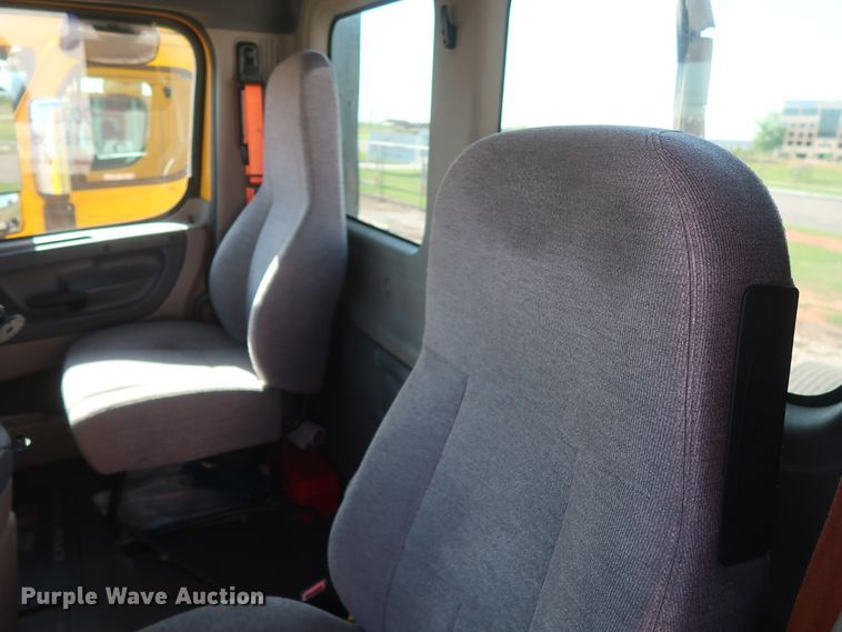 image for item HA9132 2014 Freightliner Cascadia 125 semi truck