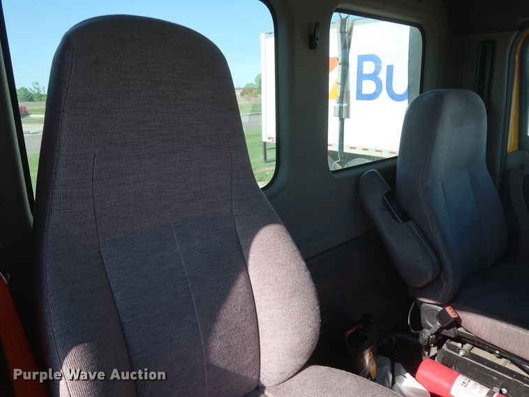 image for item HA9132 2014 Freightliner Cascadia 125 semi truck