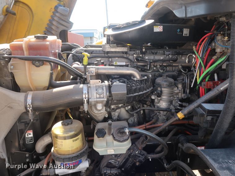 image for item HA9132 2014 Freightliner Cascadia 125 semi truck