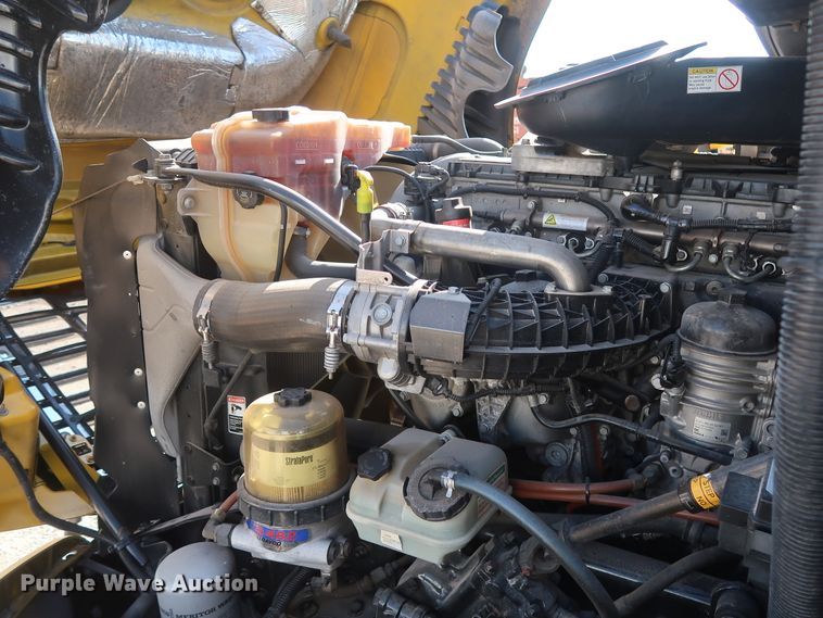 image for item HA9132 2014 Freightliner Cascadia 125 semi truck