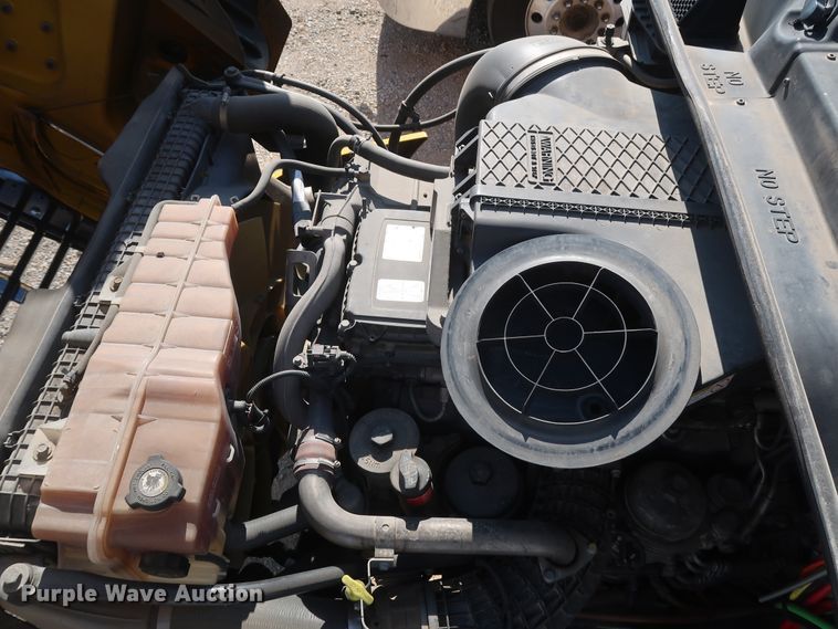 image for item HA9132 2014 Freightliner Cascadia 125 semi truck