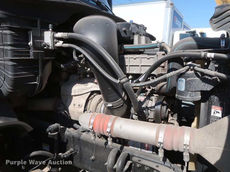 image for item HA9132 2014 Freightliner Cascadia 125 semi truck