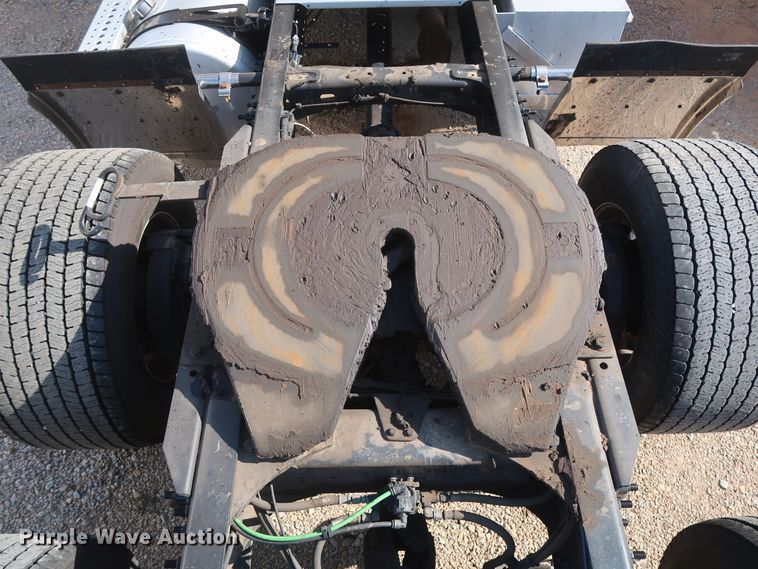 image for item HA9132 2014 Freightliner Cascadia 125 semi truck