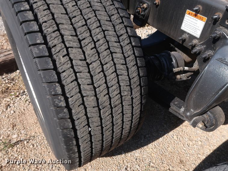 image for item HA9132 2014 Freightliner Cascadia 125 semi truck