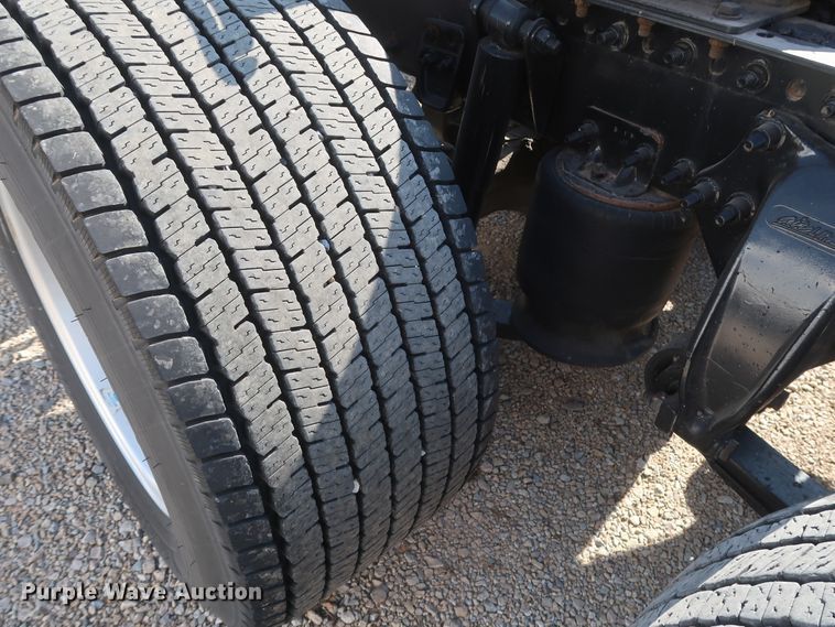 image for item HA9132 2014 Freightliner Cascadia 125 semi truck