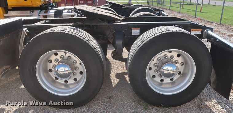 image for item HA9132 2014 Freightliner Cascadia 125 semi truck