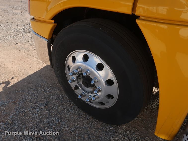 image for item HA9132 2014 Freightliner Cascadia 125 semi truck