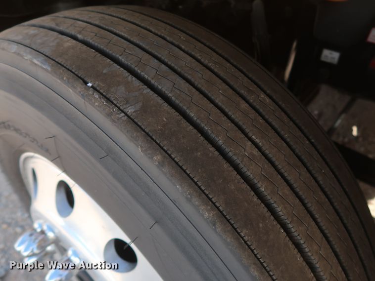 image for item HA9132 2014 Freightliner Cascadia 125 semi truck