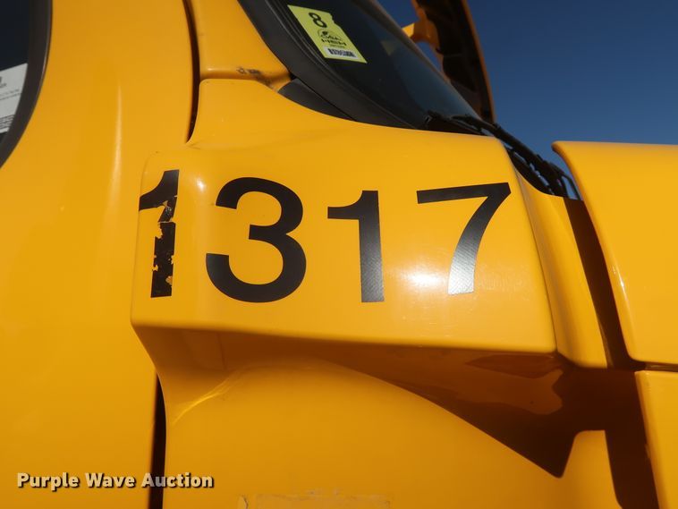 image for item HA9132 2014 Freightliner Cascadia 125 semi truck