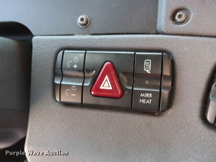 image for item HA9133 2015 Freightliner Cascadia 125  semi truck