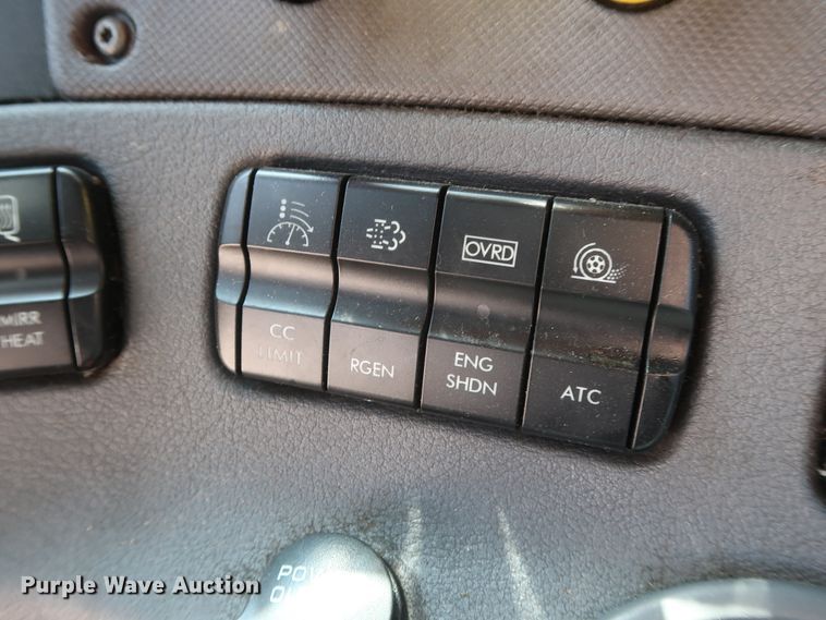 image for item HA9133 2015 Freightliner Cascadia 125  semi truck