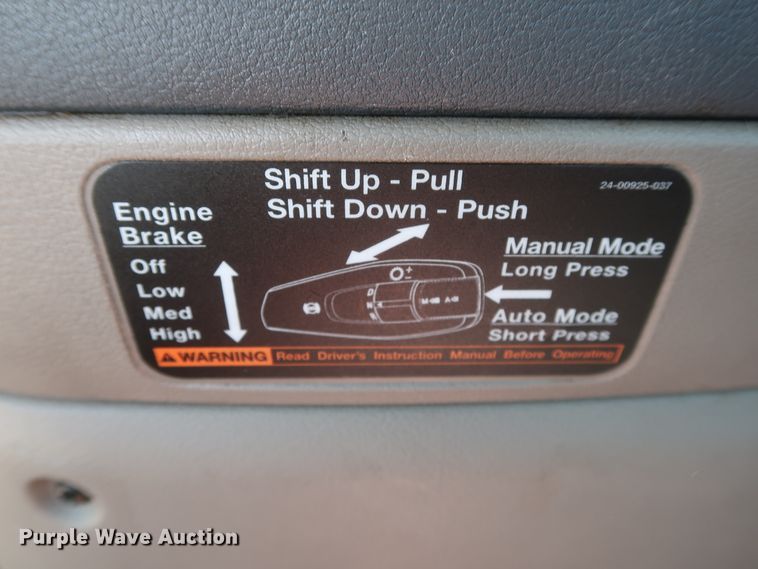 image for item HA9133 2015 Freightliner Cascadia 125  semi truck