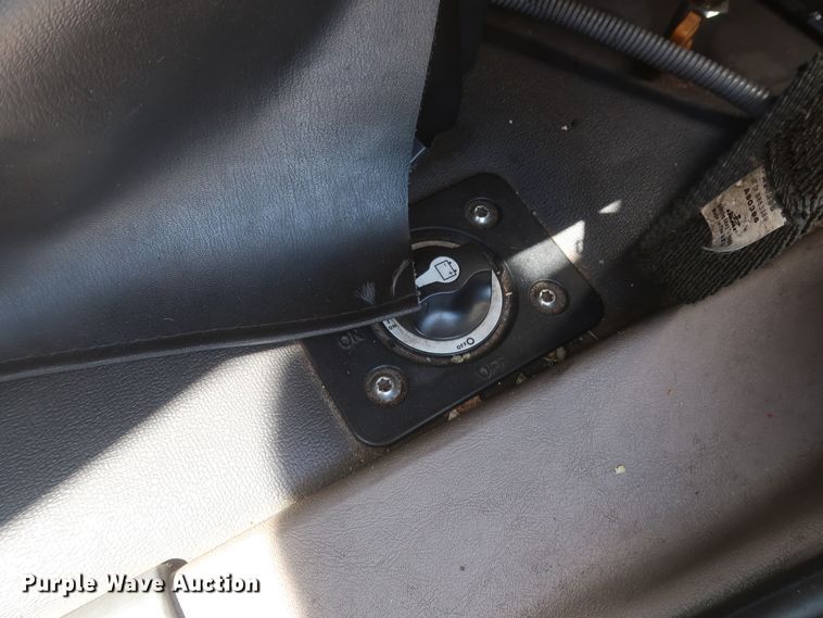 image for item HA9133 2015 Freightliner Cascadia 125  semi truck