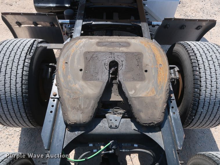 image for item HA9133 2015 Freightliner Cascadia 125  semi truck