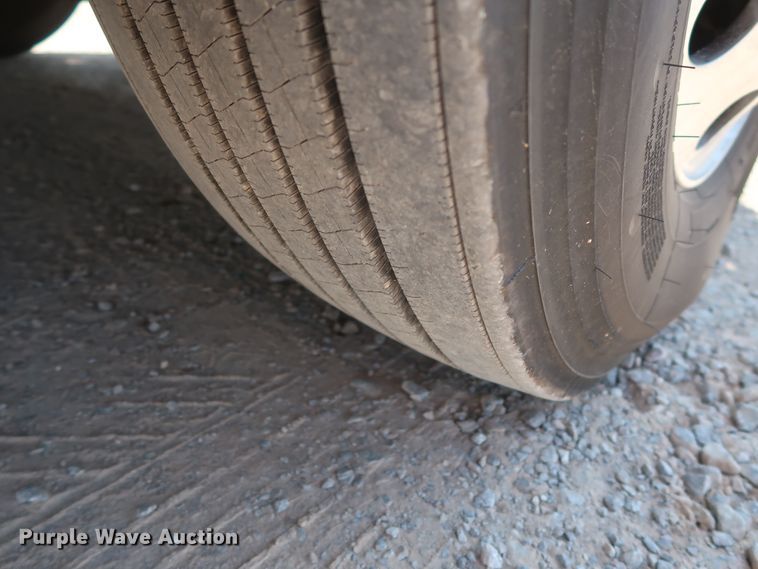 image for item HA9133 2015 Freightliner Cascadia 125  semi truck