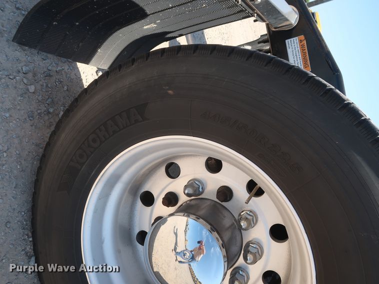 image for item HA9133 2015 Freightliner Cascadia 125  semi truck