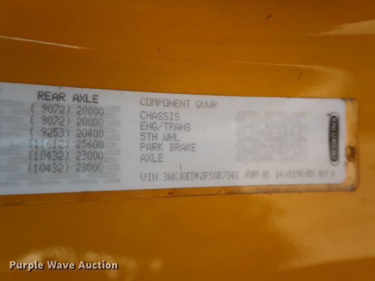 image for item HA9133 2015 Freightliner Cascadia 125  semi truck