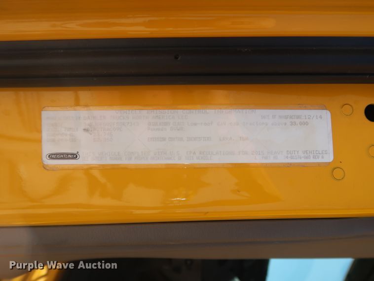 image for item HA9133 2015 Freightliner Cascadia 125  semi truck