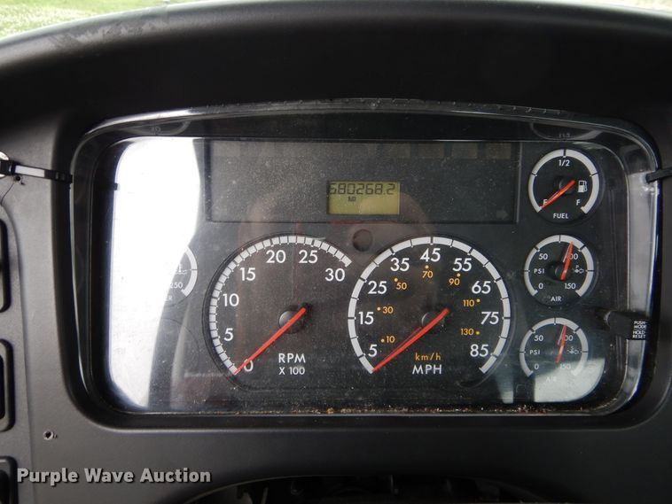 image for item HA9168 2007 Freightliner Business Class M2  semi truck