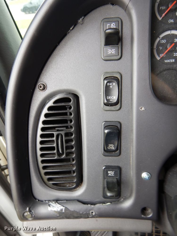 image for item HA9168 2007 Freightliner Business Class M2  semi truck