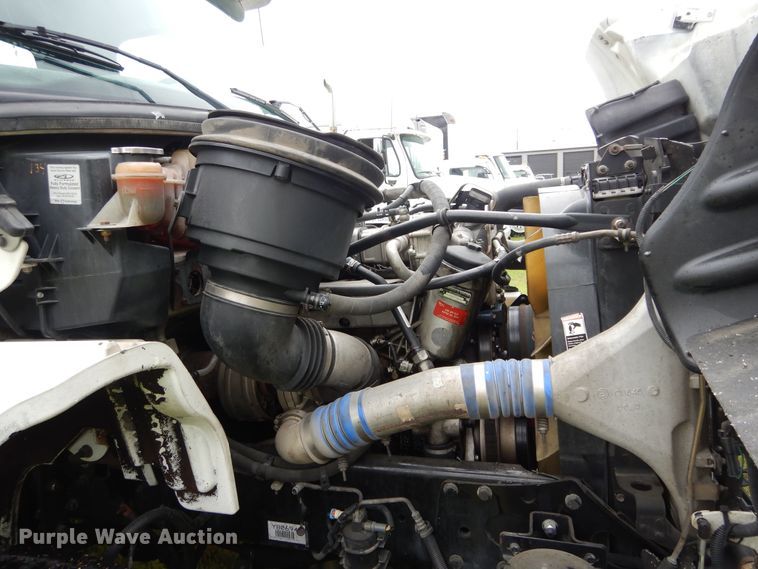 image for item HA9168 2007 Freightliner Business Class M2  semi truck