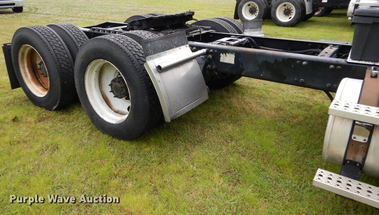 image for item HA9168 2007 Freightliner Business Class M2  semi truck