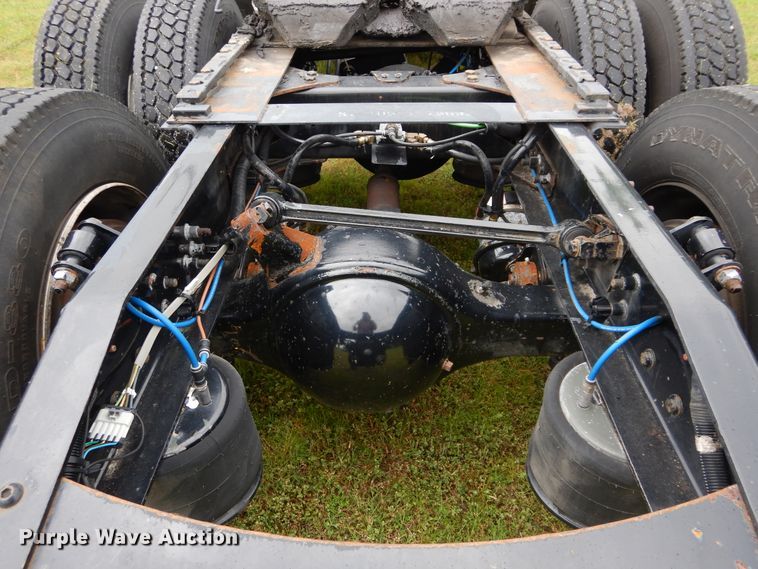 image for item HA9168 2007 Freightliner Business Class M2  semi truck