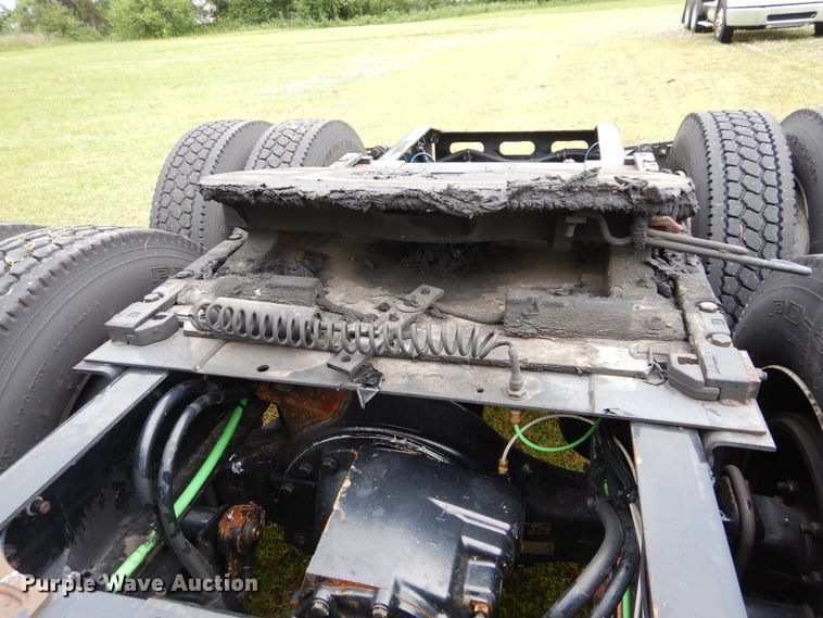 image for item HA9168 2007 Freightliner Business Class M2  semi truck