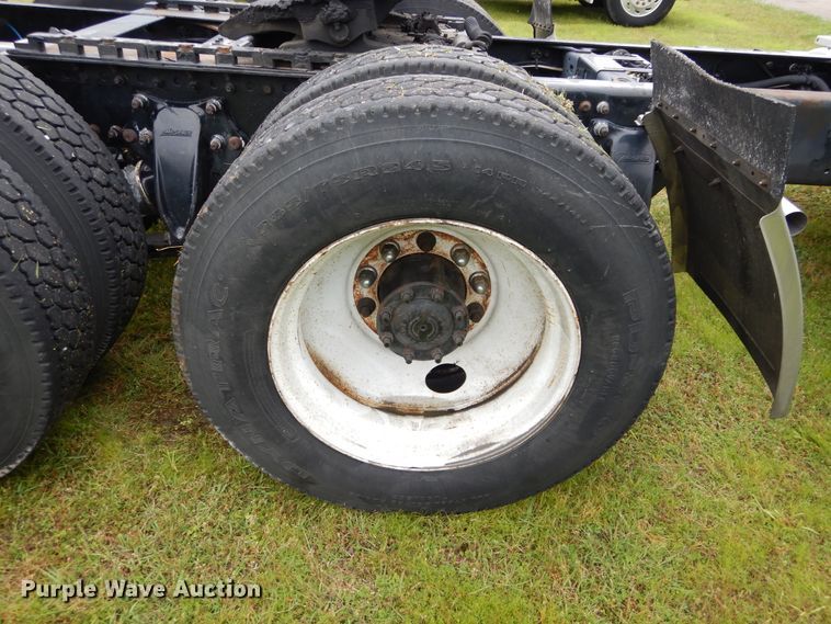 image for item HA9168 2007 Freightliner Business Class M2  semi truck