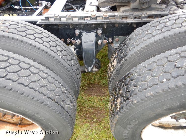 image for item HA9168 2007 Freightliner Business Class M2  semi truck