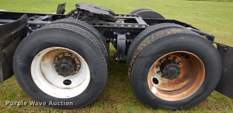 image for item HA9168 2007 Freightliner Business Class M2  semi truck