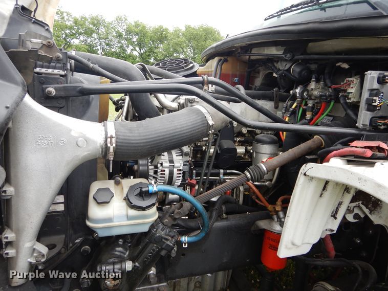 image for item HA9169 2005 Freightliner Business Class M2  semi truck