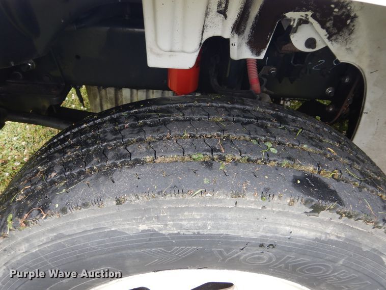 image for item HA9169 2005 Freightliner Business Class M2  semi truck