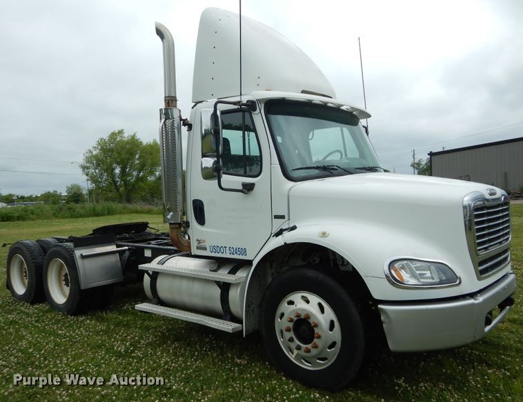 image for item HA9170 2007 Freightliner Business Class M2  semi truck