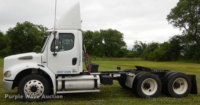 image for item HA9170 2007 Freightliner Business Class M2  semi truck