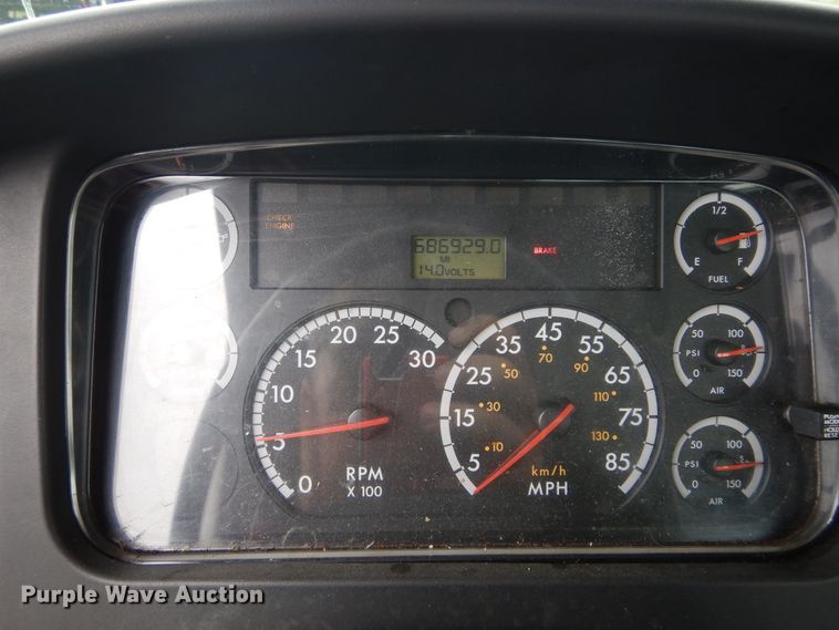 image for item HA9170 2007 Freightliner Business Class M2  semi truck