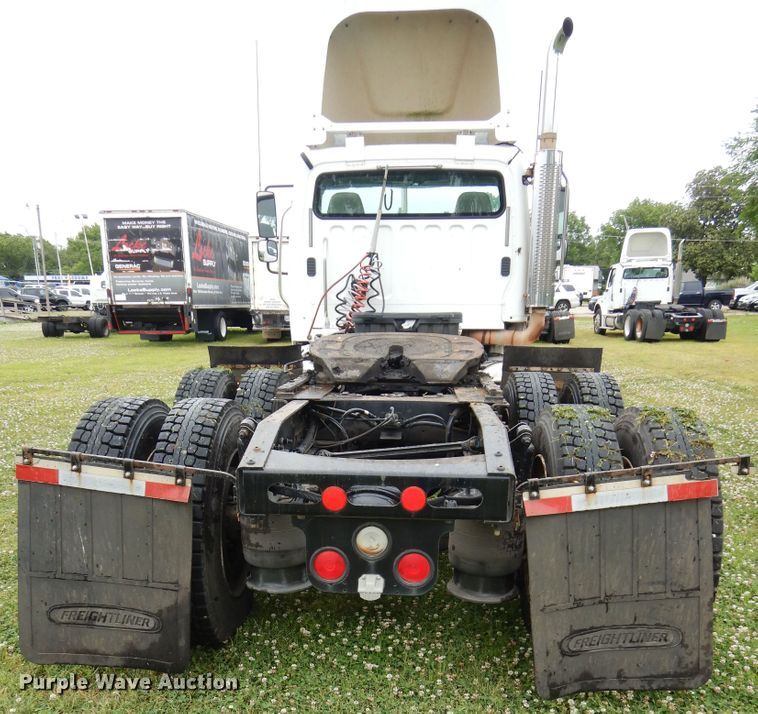 image for item HA9170 2007 Freightliner Business Class M2  semi truck