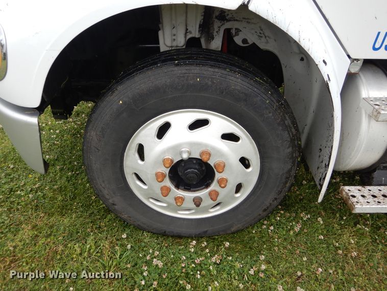 image for item HA9170 2007 Freightliner Business Class M2  semi truck