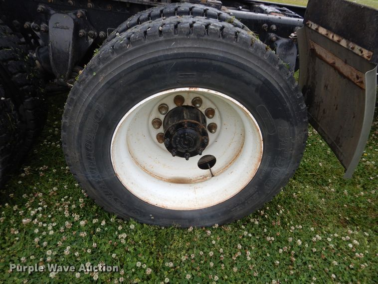 image for item HA9170 2007 Freightliner Business Class M2  semi truck