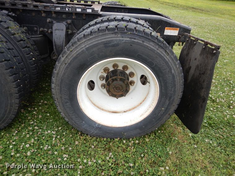 image for item HA9170 2007 Freightliner Business Class M2  semi truck