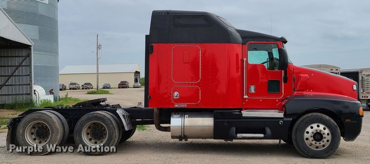 image for item K5809 2003 Kenworth T600 semi truck