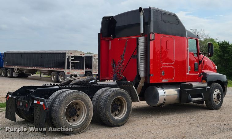 image for item K5809 2003 Kenworth T600 semi truck