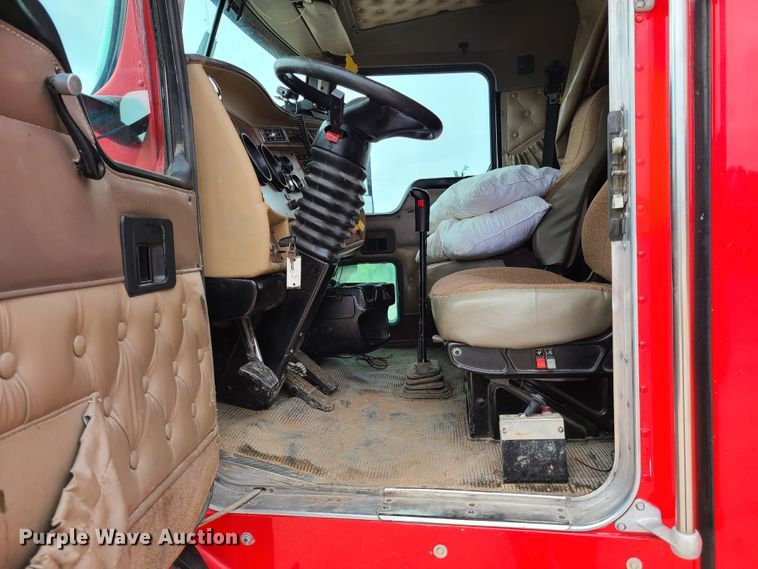 image for item K5809 2003 Kenworth T600 semi truck