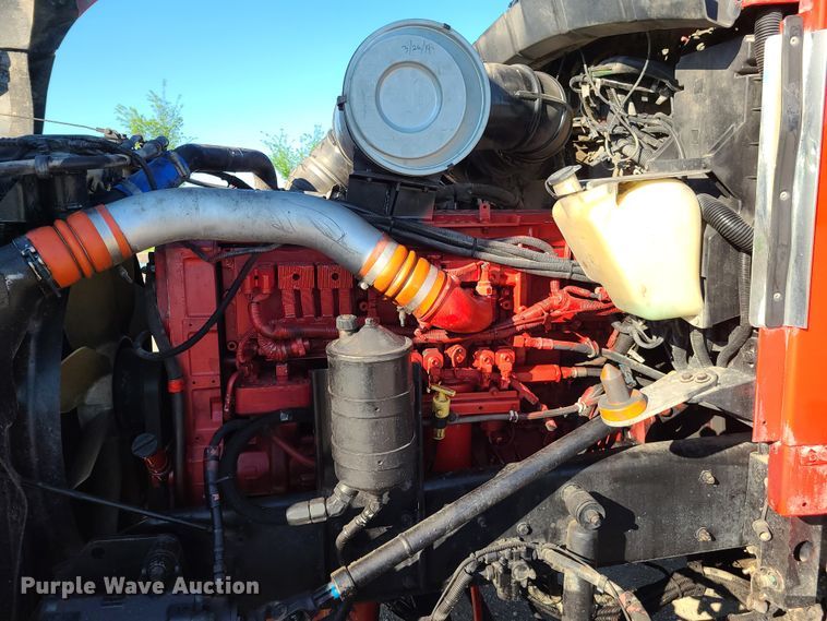 image for item K5809 2003 Kenworth T600 semi truck