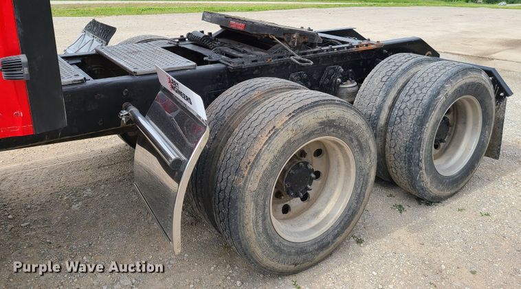 image for item K5809 2003 Kenworth T600 semi truck