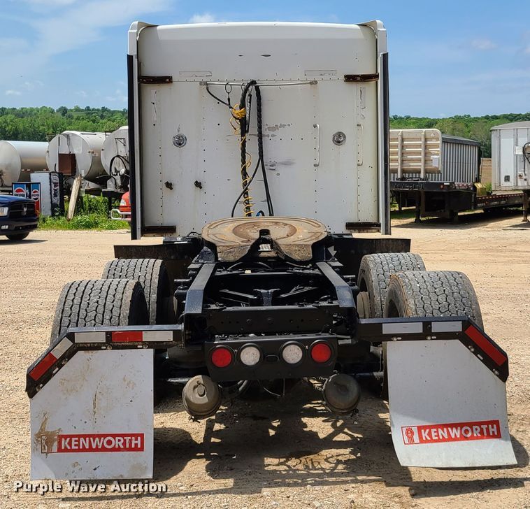 image for item K5895 2002 Kenworth T800  semi truck