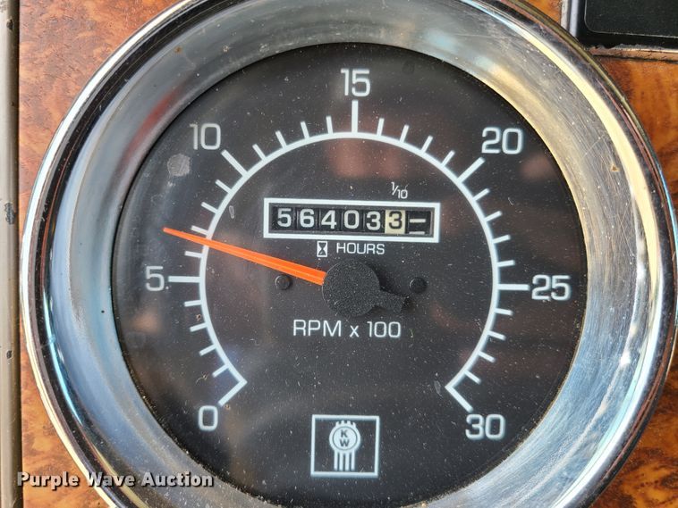 image for item K5895 2002 Kenworth T800  semi truck