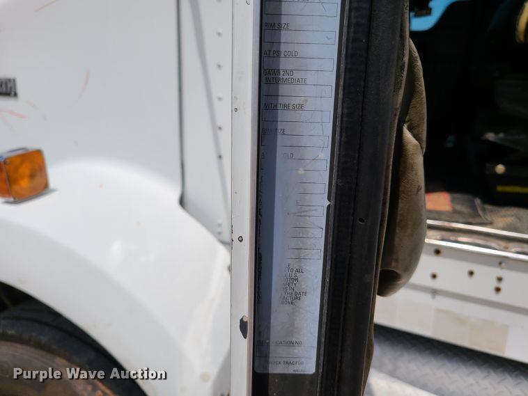 image for item K5895 2002 Kenworth T800  semi truck