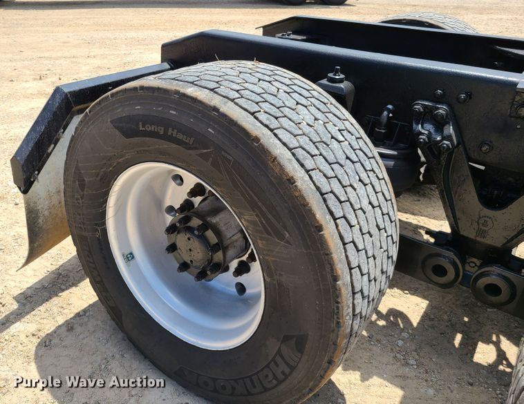 image for item K5895 2002 Kenworth T800  semi truck