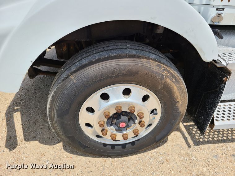 image for item K5895 2002 Kenworth T800  semi truck